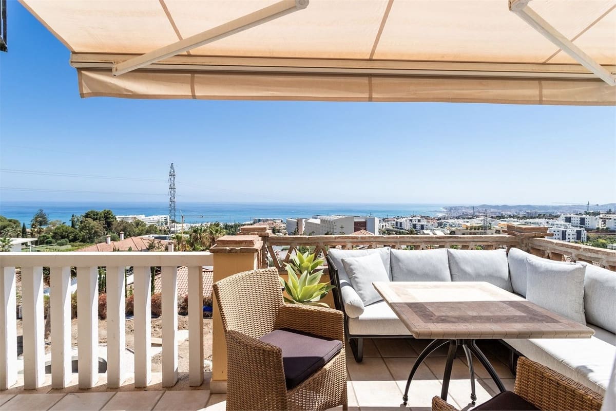 2 bedroom Penthouse for sale in Fuengirola - € 525,000 (Ref: 9439148)