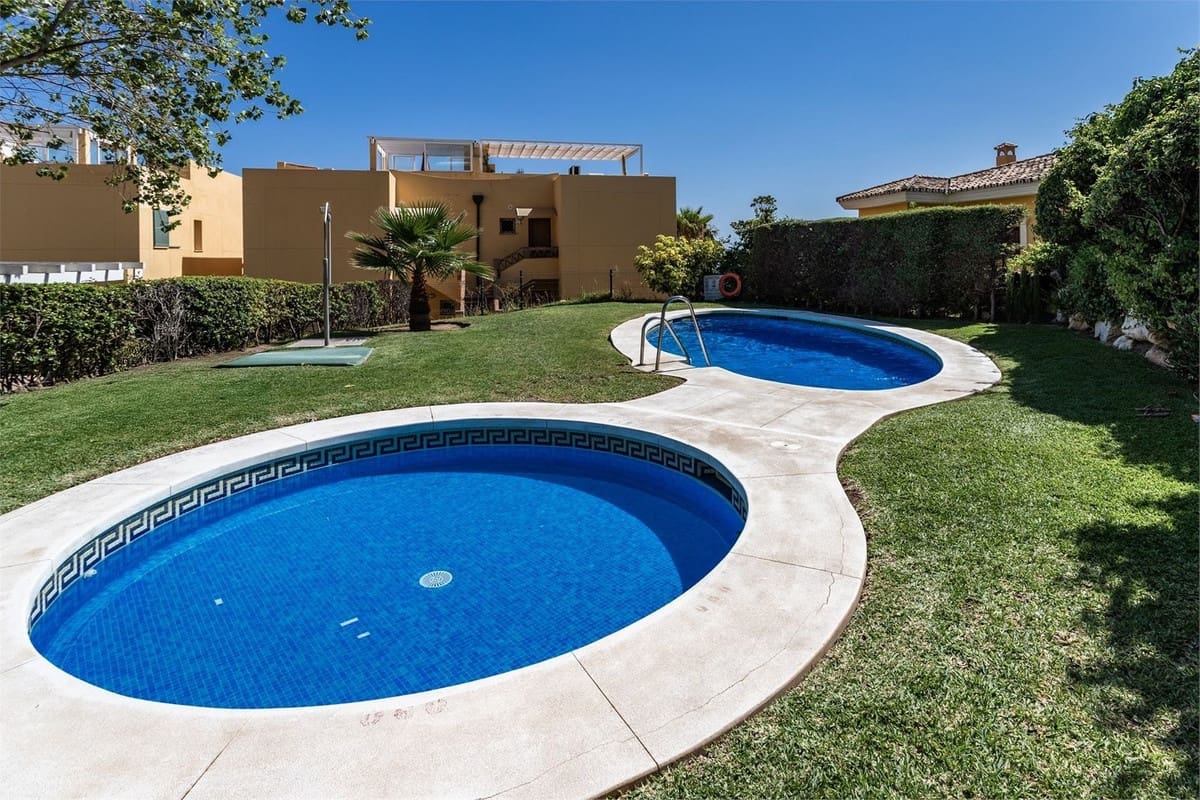 2 bedroom Penthouse for sale in Fuengirola - € 525,000 (Ref: 9439148)