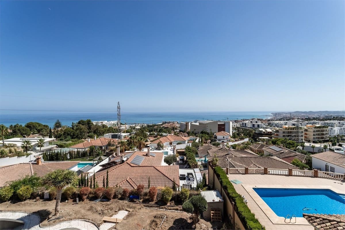 2 soverom Penthouse til salgs i Fuengirola - € 525 000 (Ref: 9439148)