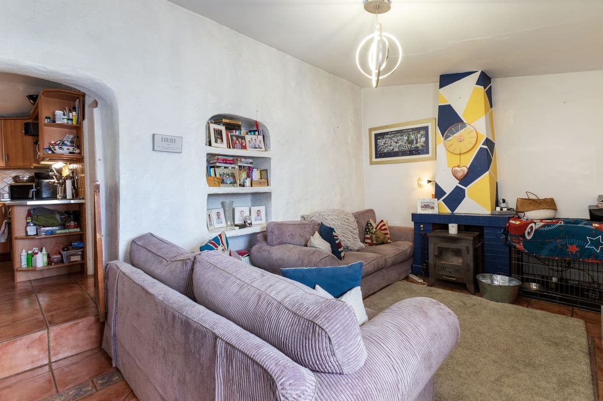 4 bedroom Finca/Country House for sale in Almogia - € 299,000 (Ref: 9439157)