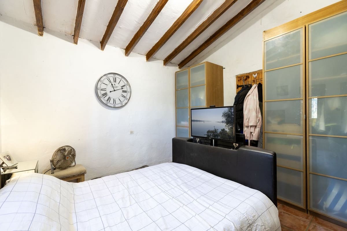 4 bedroom Finca/Country House for sale in Almogia - € 299,000 (Ref: 9439157)