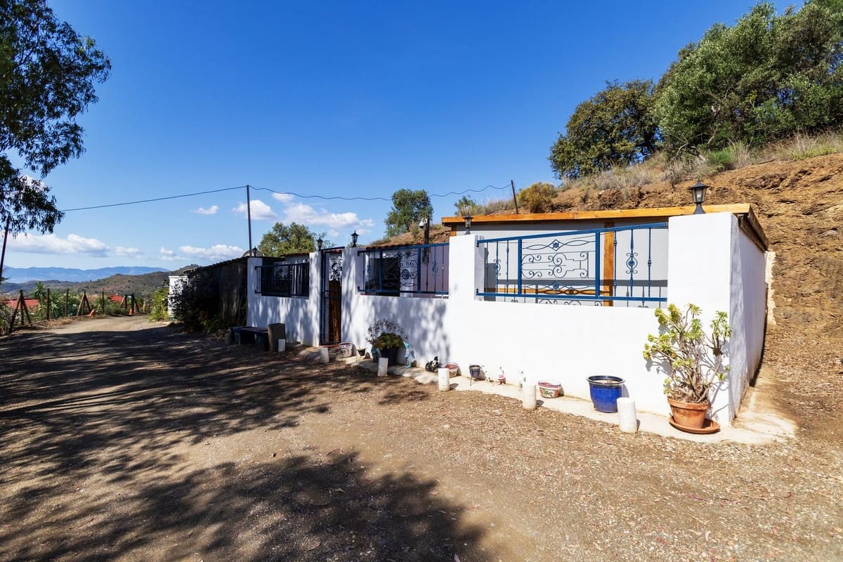 4 bedroom Finca/Country House for sale in Almogia - € 299,000 (Ref: 9439157)