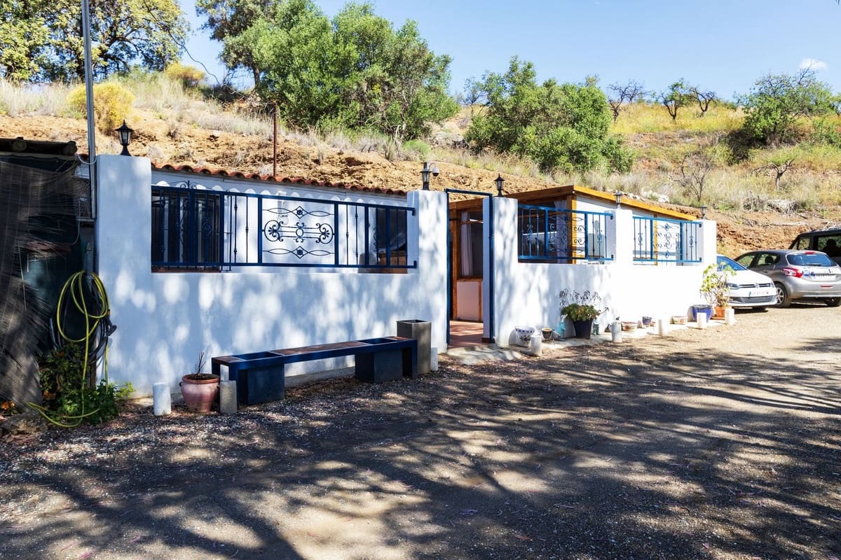 4 bedroom Finca/Country House for sale in Almogia - € 299,000 (Ref: 9439157)