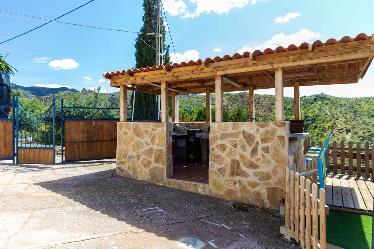 4 bedroom Finca/Country House for sale in Almogia - € 299,000 (Ref: 9439157)