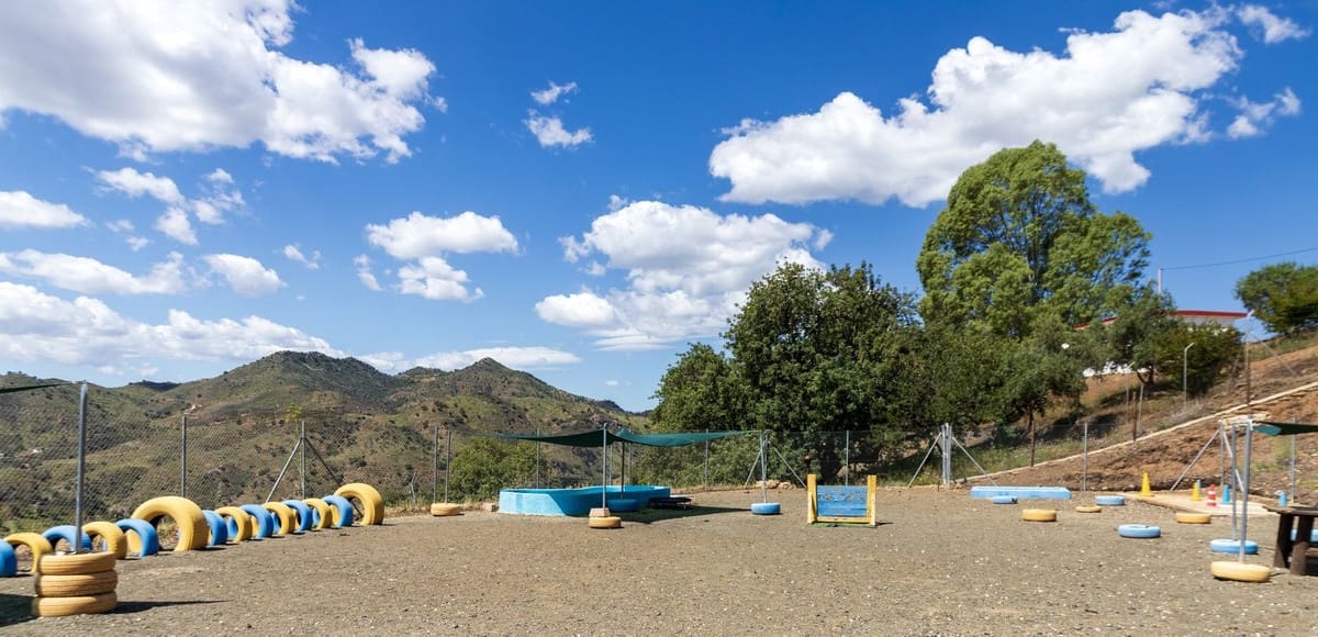 4 bedroom Finca/Country House for sale in Almogia - € 299,000 (Ref: 9439157)