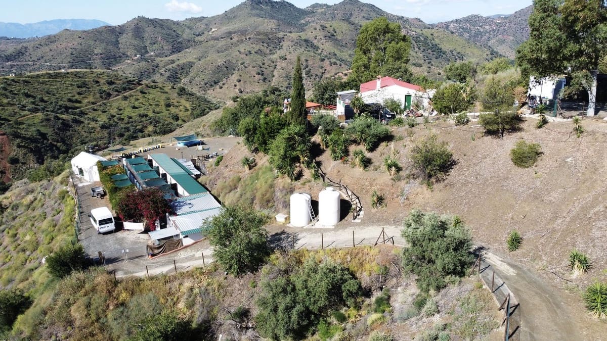 4 bedroom Finca/Country House for sale in Almogia - € 299,000 (Ref: 9439157)