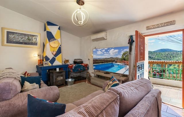 4 chambre Finca/Maison de Campagne à vendre à Almogía avec piscine - 299 000 € (Ref: 9439157)