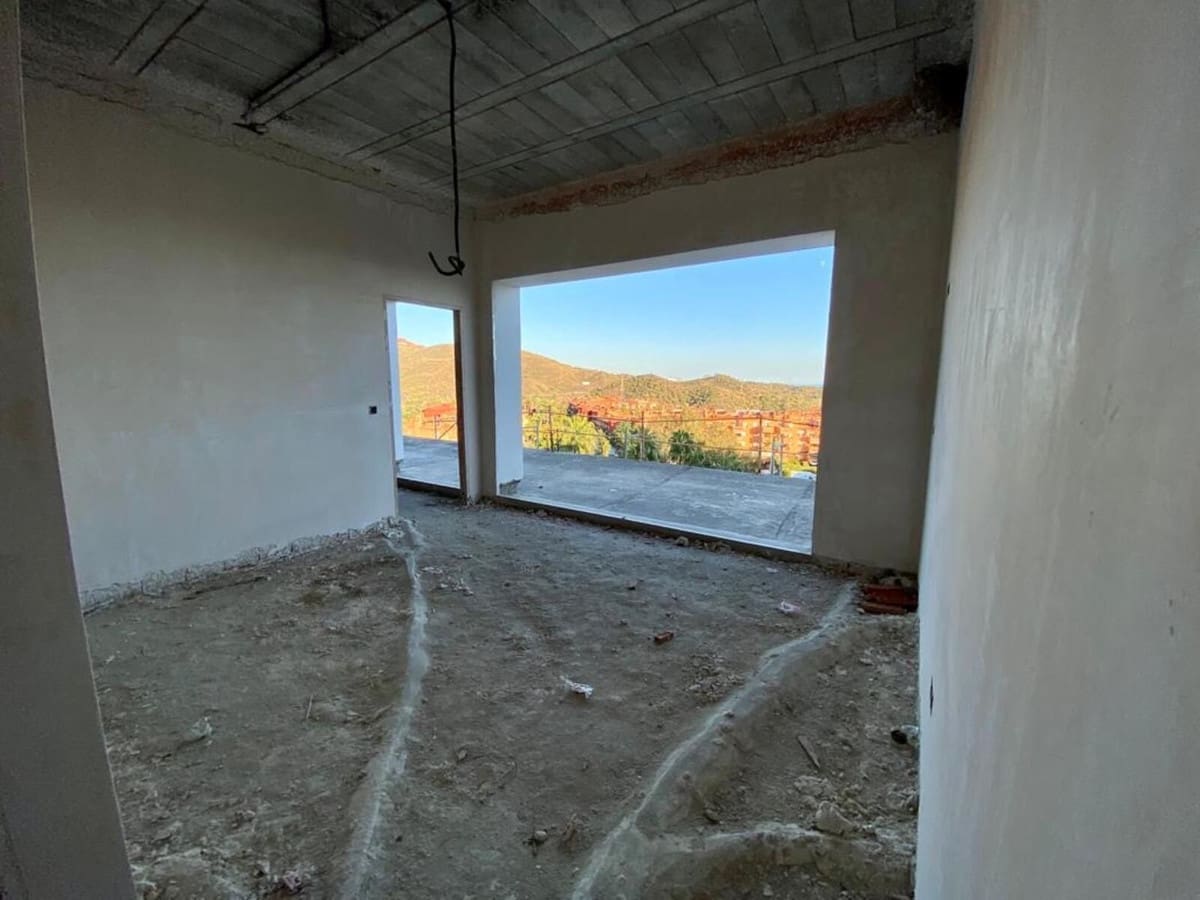 Chalet de 5 habitaciones en Las Chapas en venta - 950.000 € (Ref: 9439159)