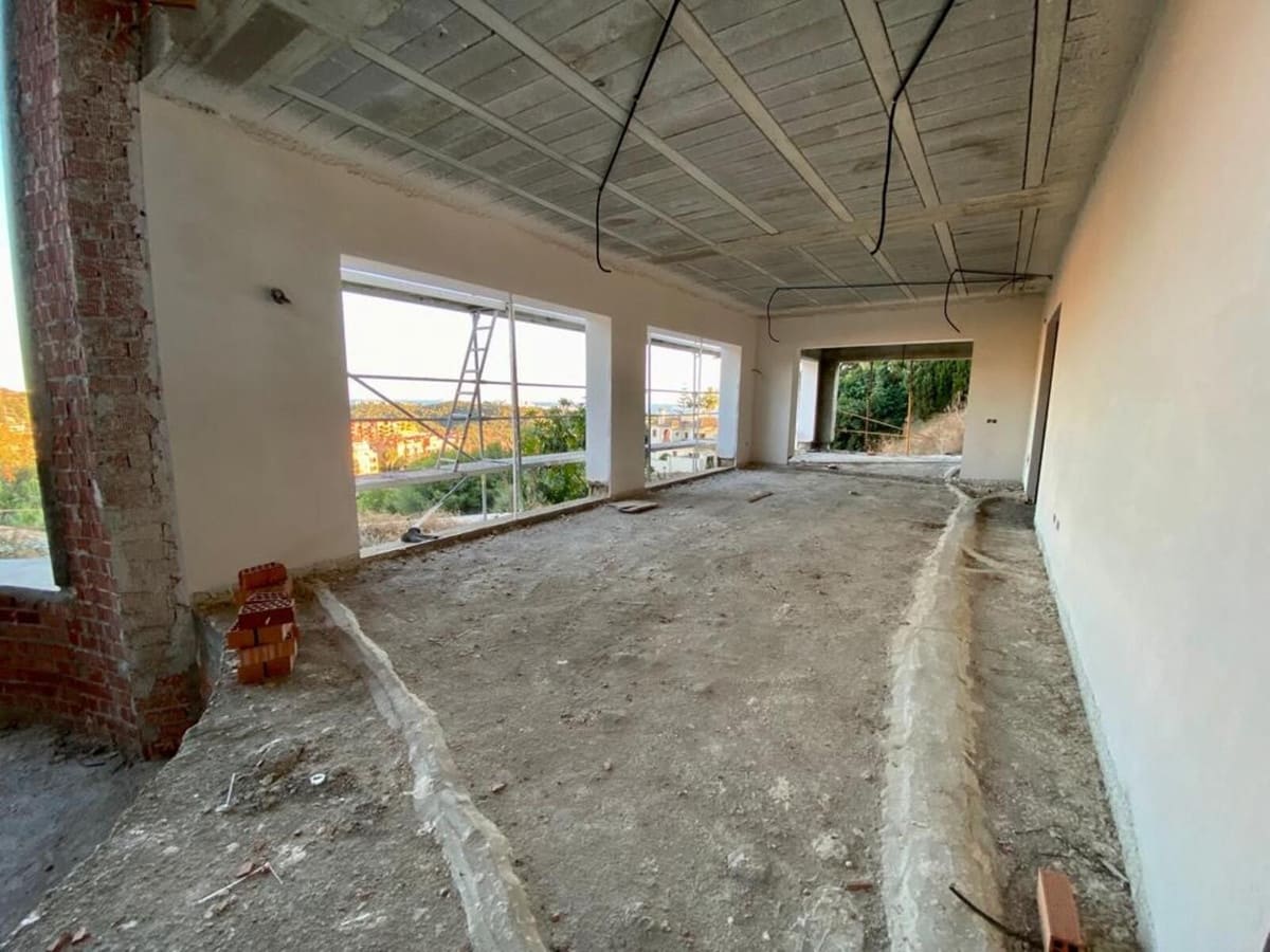 Chalet de 5 habitaciones en Las Chapas en venta - 950.000 € (Ref: 9439159)