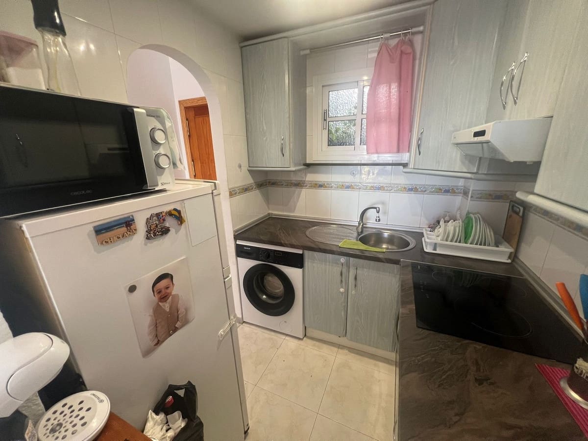 2 makuuhuone Huoneisto myytävänä paikassa El Faro - 267 000 € (Ref: 9439160)