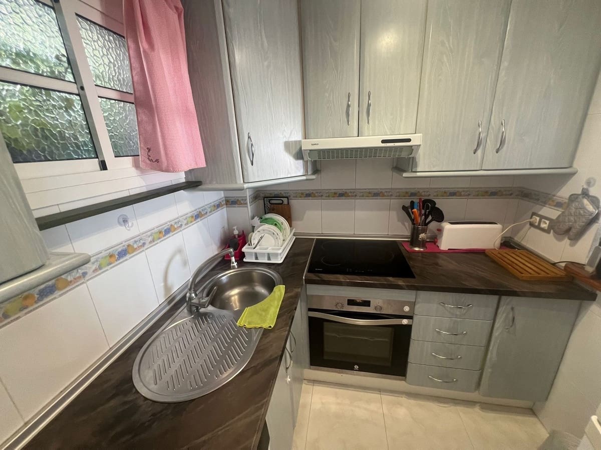 2 makuuhuone Huoneisto myytävänä paikassa El Faro - 267 000 € (Ref: 9439160)