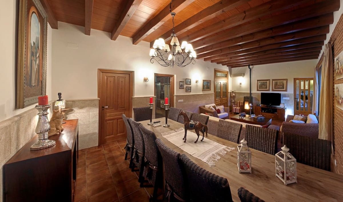 12 bedroom Finca/Country House for sale in Lliber - € 1,550,000 (Ref: 9439161)