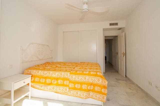 Ático de 2 habitaciones en La Reserva, Marbella en venta - 359.000 € (Ref: 9439162)