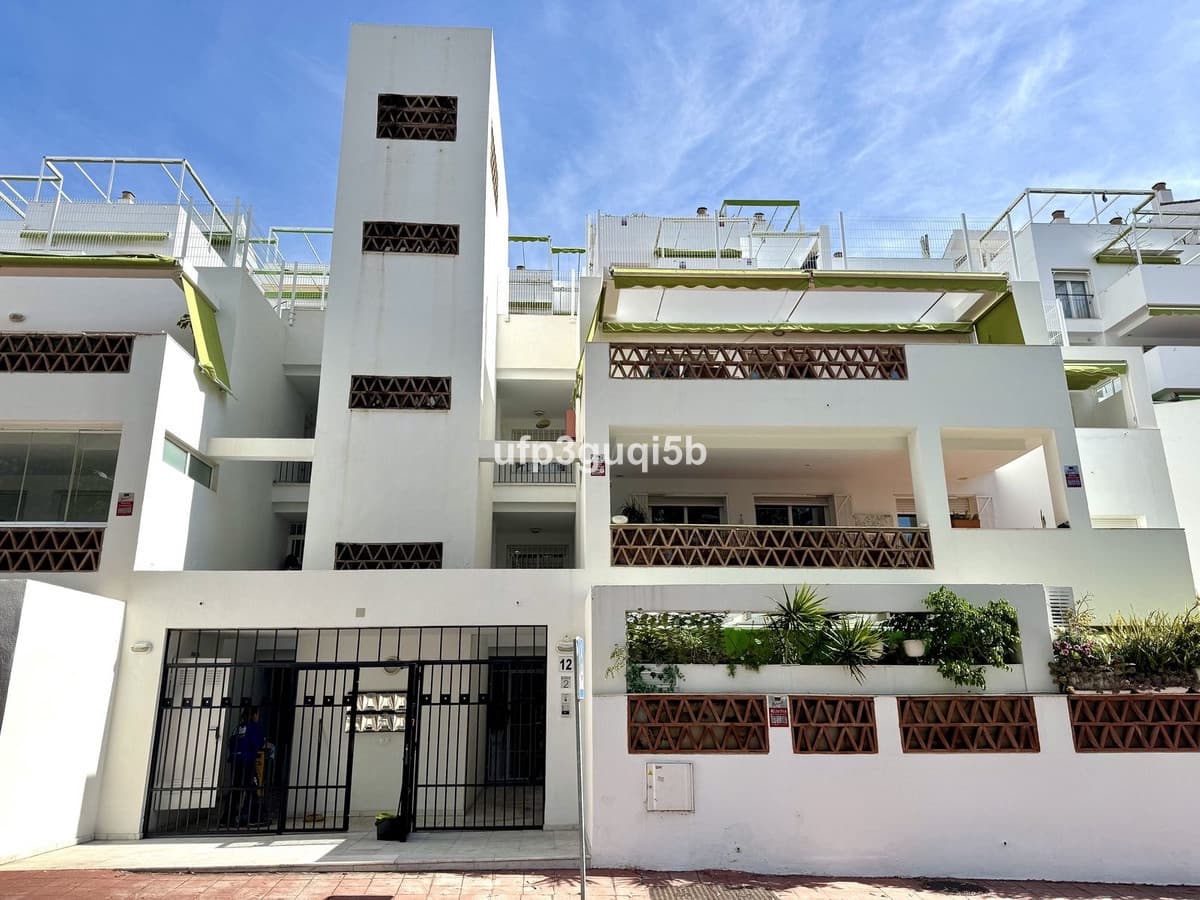 2 slaapkamer Penthouse te koop in Torrequebrada - € 399.990 (Ref: 9439165)