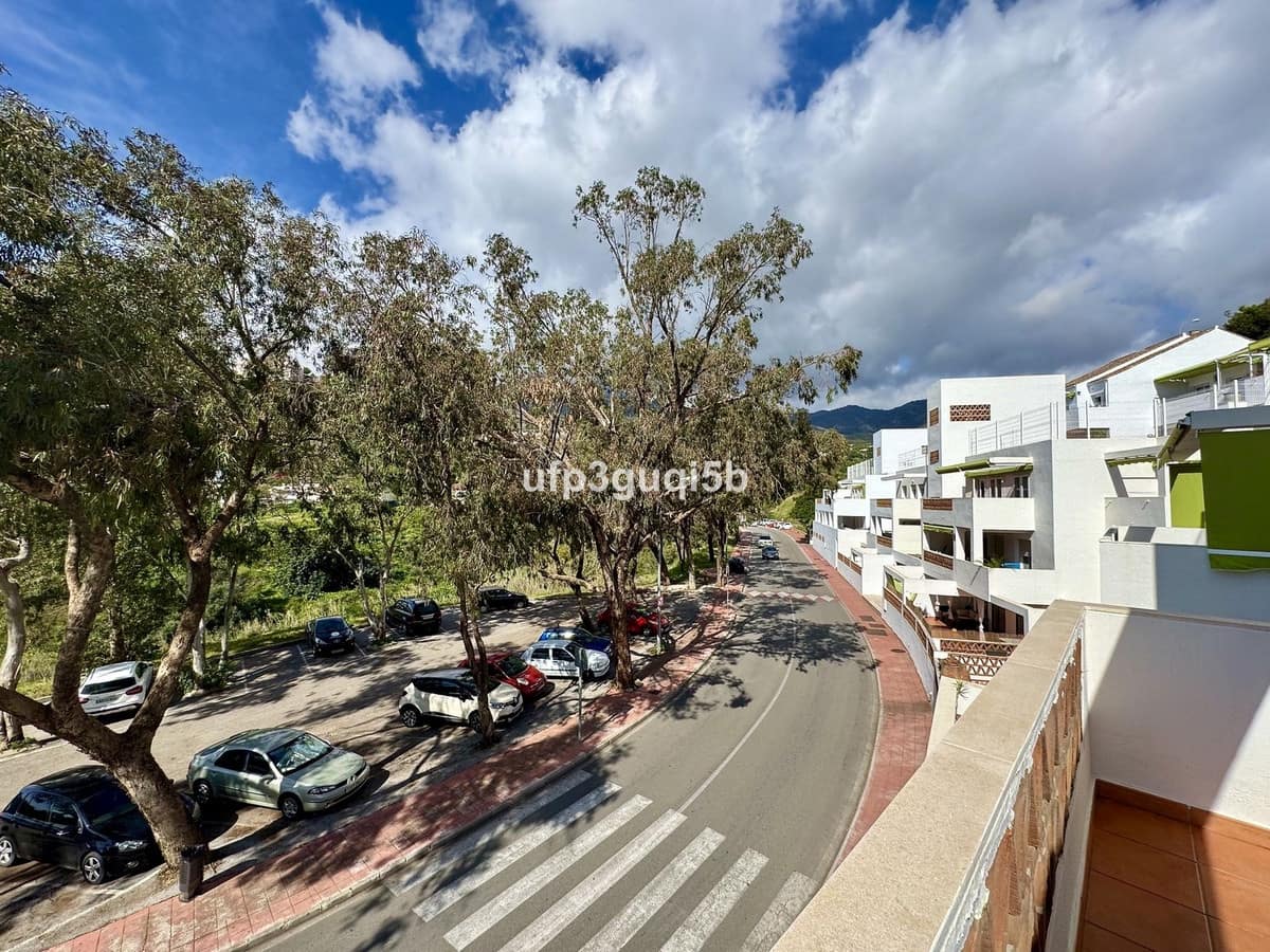 2 slaapkamer Penthouse te koop in Torrequebrada - € 399.990 (Ref: 9439165)