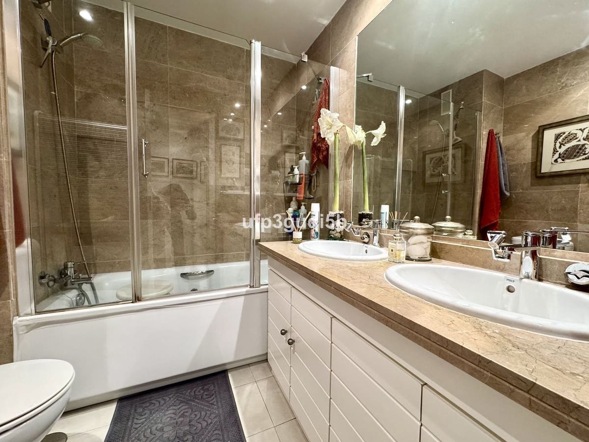 2 slaapkamer Penthouse te koop in Torrequebrada - € 399.990 (Ref: 9439165)