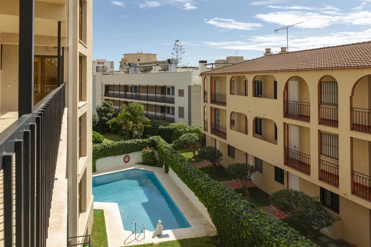 Apartamento de 1 habitación en Torremolinos en venta con garaje - 300.000 € (Ref: 9439166)