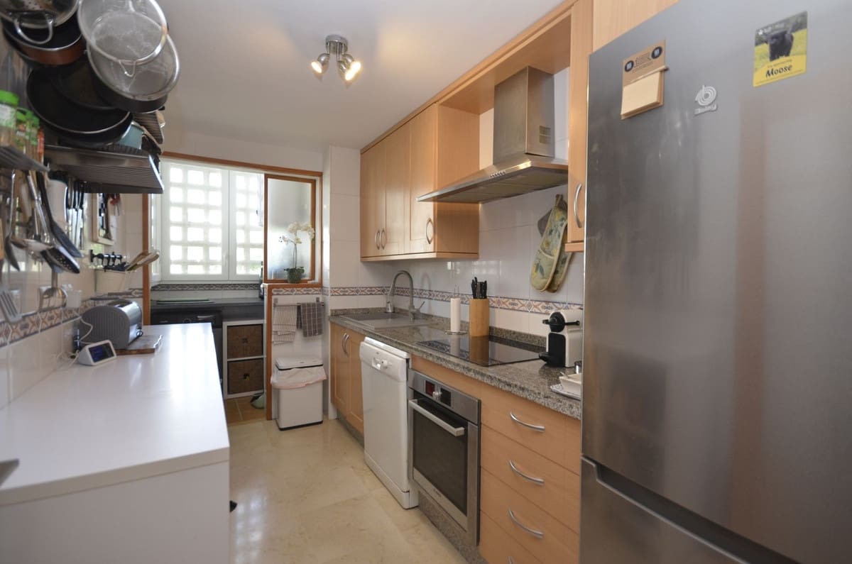 2 slaapkamer Appartement te koop in San Luis de Sabinillas - € 299.000 (Ref: 9439167)