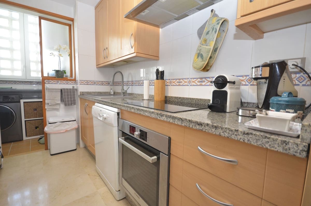 2 slaapkamer Appartement te koop in San Luis de Sabinillas - € 299.000 (Ref: 9439167)