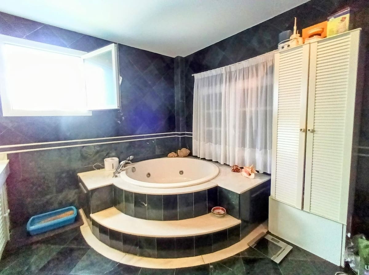 4 quarto Quinta/Casa Rural para venda em Churriana - 949 000 € (Ref: 9439180)