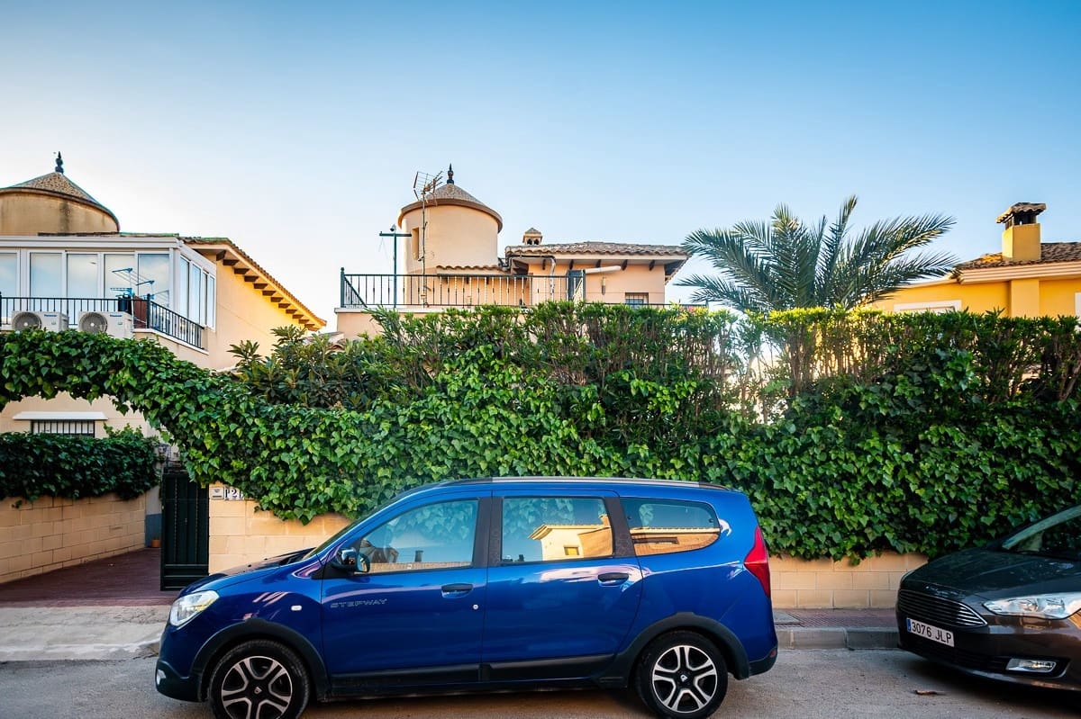 4 bedroom Villa for sale in Benferri - € 250,000 (Ref: 9439184)