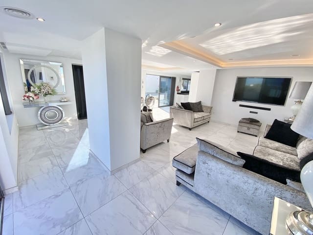 6 soverom Villa til salgs i Benalmádena pueblo, Benalmádena - € 1 395 000 (Ref: 9439186)