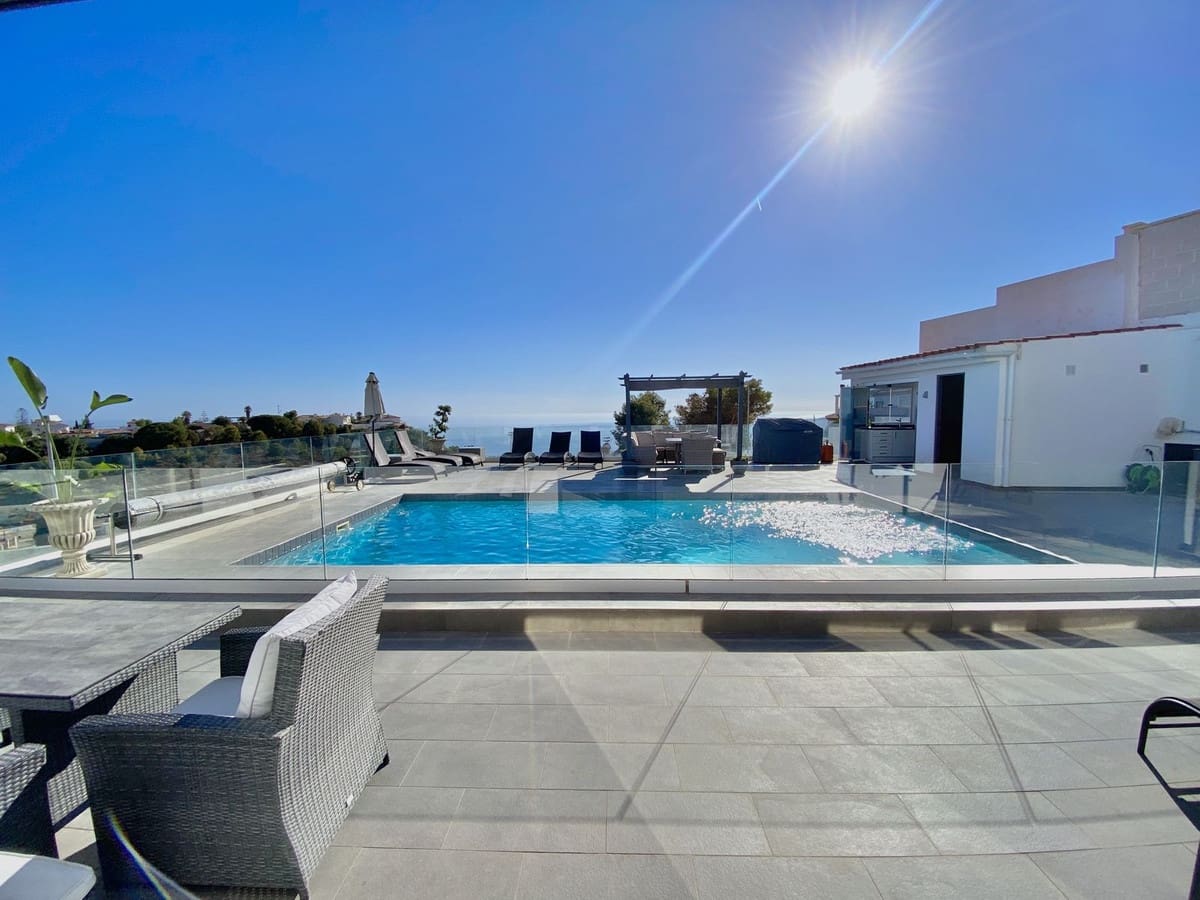 6 camera da letto Villa in vendita in Benalmadena Costa con piscina - 1.395.000 € (Rif: 9439186)