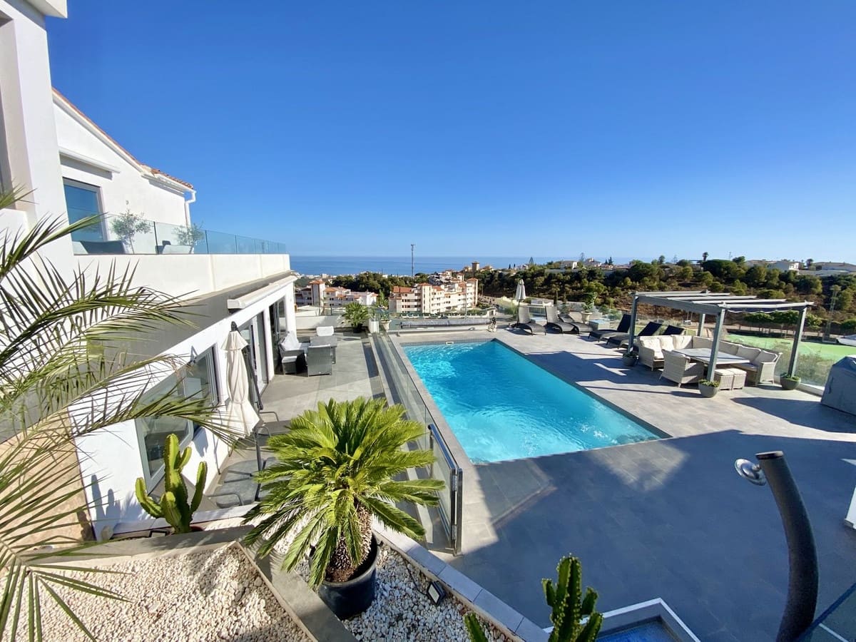 6 camera da letto Villa in vendita in Benalmadena Costa con piscina - 1.395.000 € (Rif: 9439186)