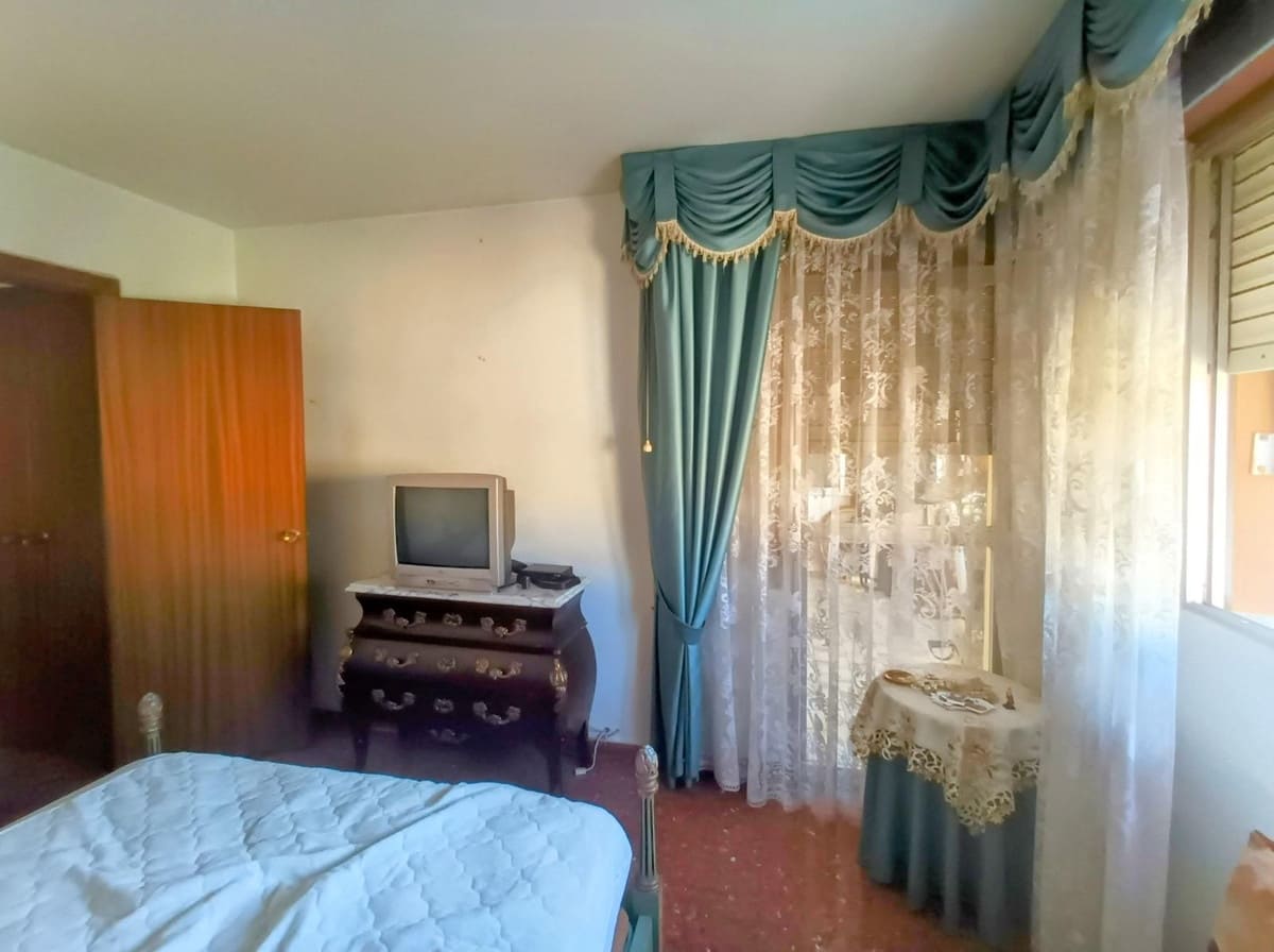 4 sypialnia Apartament na sprzedaż w Miasto Malaga - 373 000 € (Ref: 9439195)