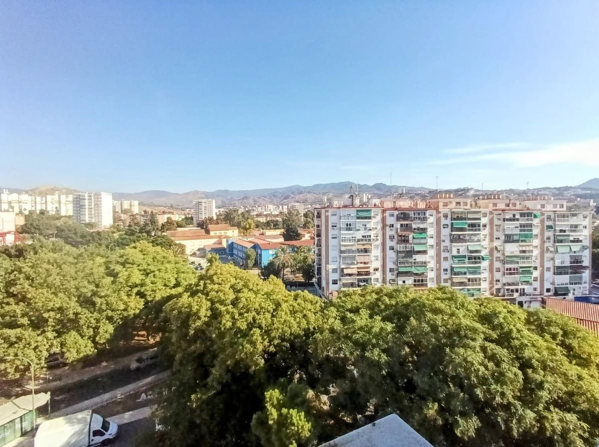 4 sypialnia Apartament na sprzedaż w Miasto Malaga - 373 000 € (Ref: 9439195)