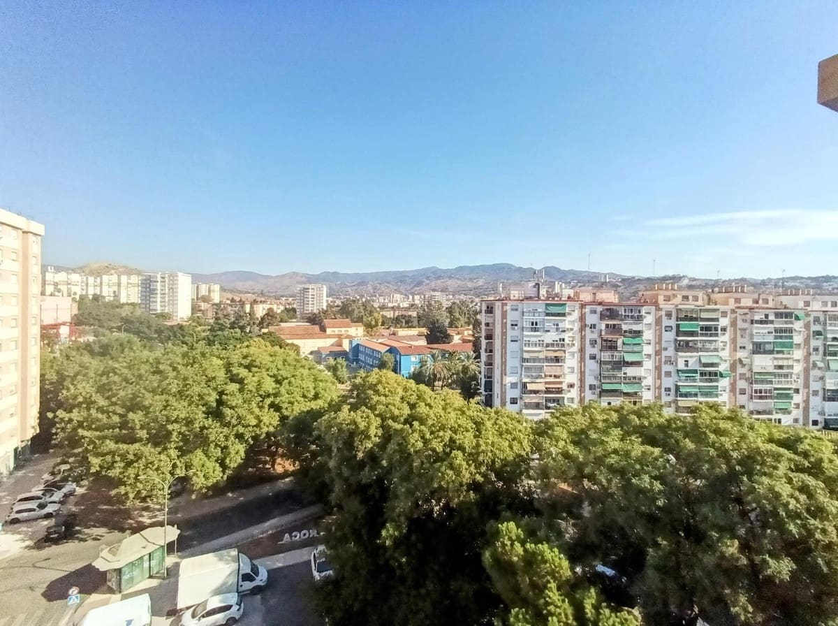 4 sypialnia Apartament na sprzedaż w Miasto Malaga - 373 000 € (Ref: 9439195)