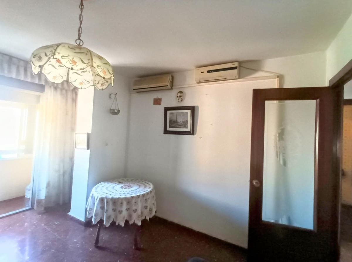 4 sypialnia Apartament na sprzedaż w Miasto Malaga - 373 000 € (Ref: 9439195)