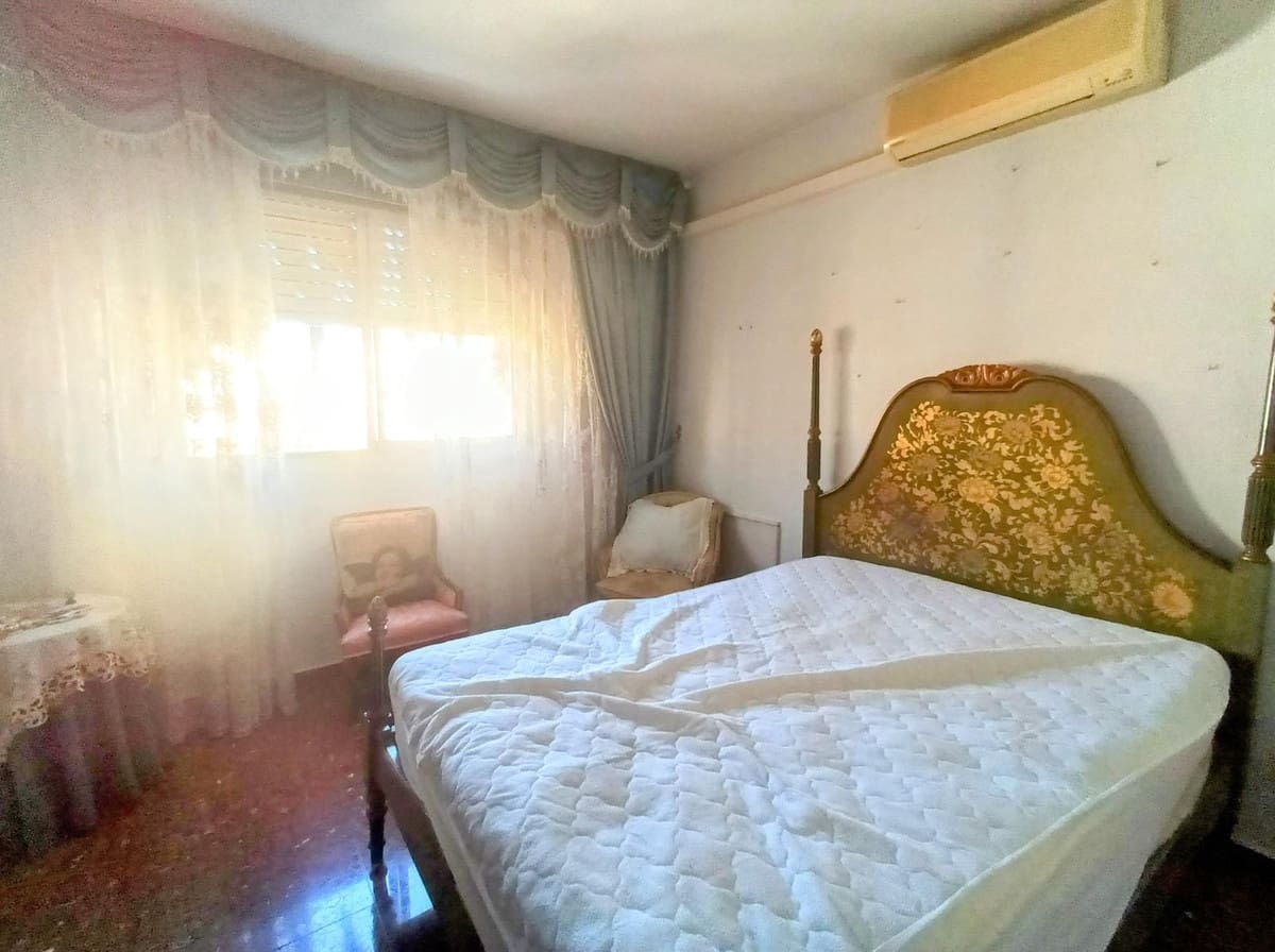 4 sypialnia Apartament na sprzedaż w Miasto Malaga - 373 000 € (Ref: 9439195)