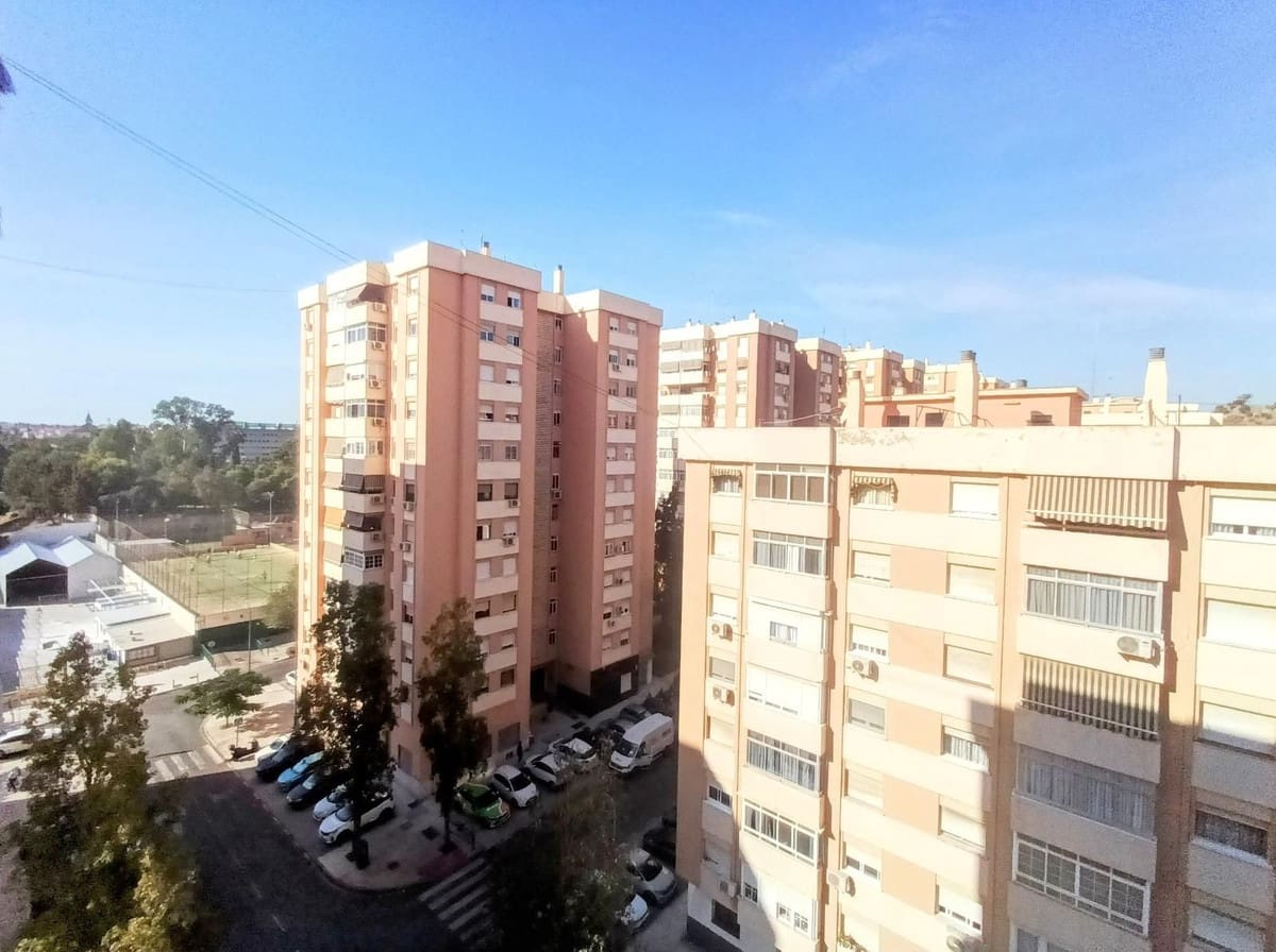 4 sypialnia Apartament na sprzedaż w Miasto Malaga - 373 000 € (Ref: 9439195)