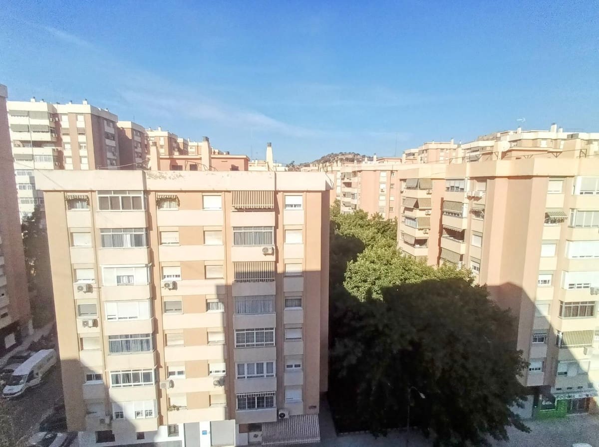 4 sypialnia Apartament na sprzedaż w Miasto Malaga - 373 000 € (Ref: 9439195)