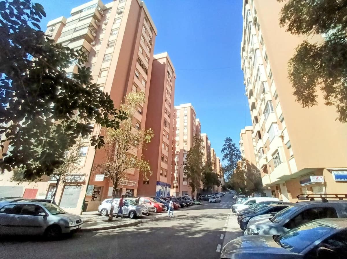 4 sypialnia Apartament na sprzedaż w Miasto Malaga - 373 000 € (Ref: 9439195)