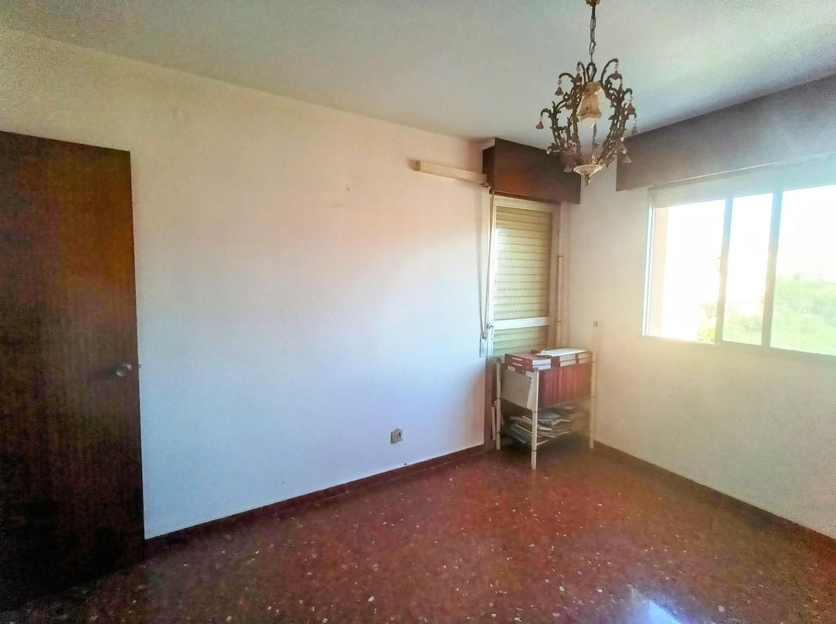 4 soveværelse Lejlighed til salg i Malaga by - € 373.000 (Ref: 9439195)
