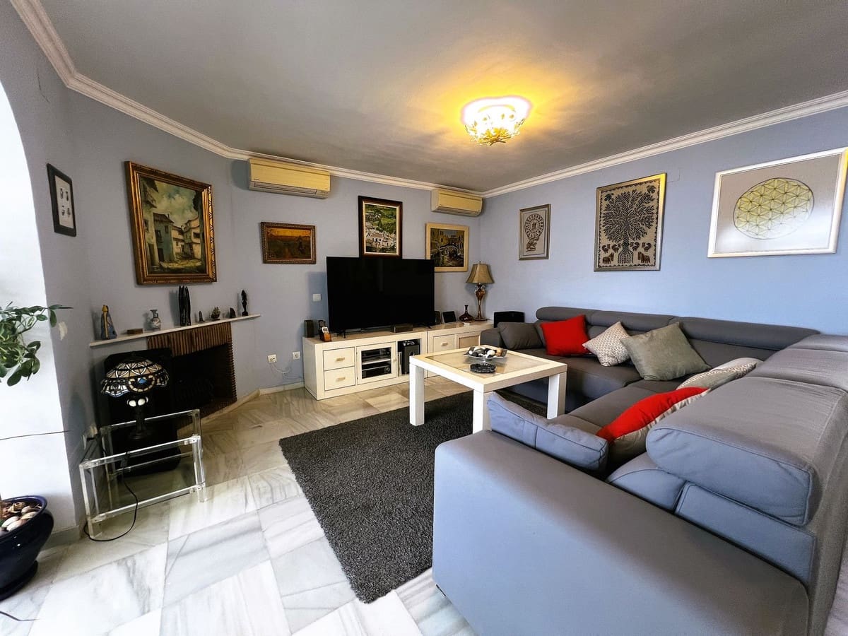 4 bedroom Villa for sale in La Capellania with pool - € 849,000 (Ref: 9439199)