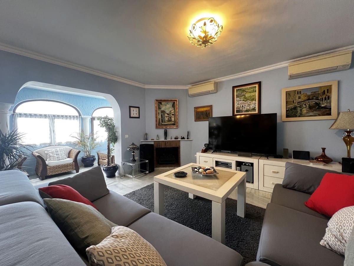 4 bedroom Villa for sale in La Capellania with pool - € 849,000 (Ref: 9439199)