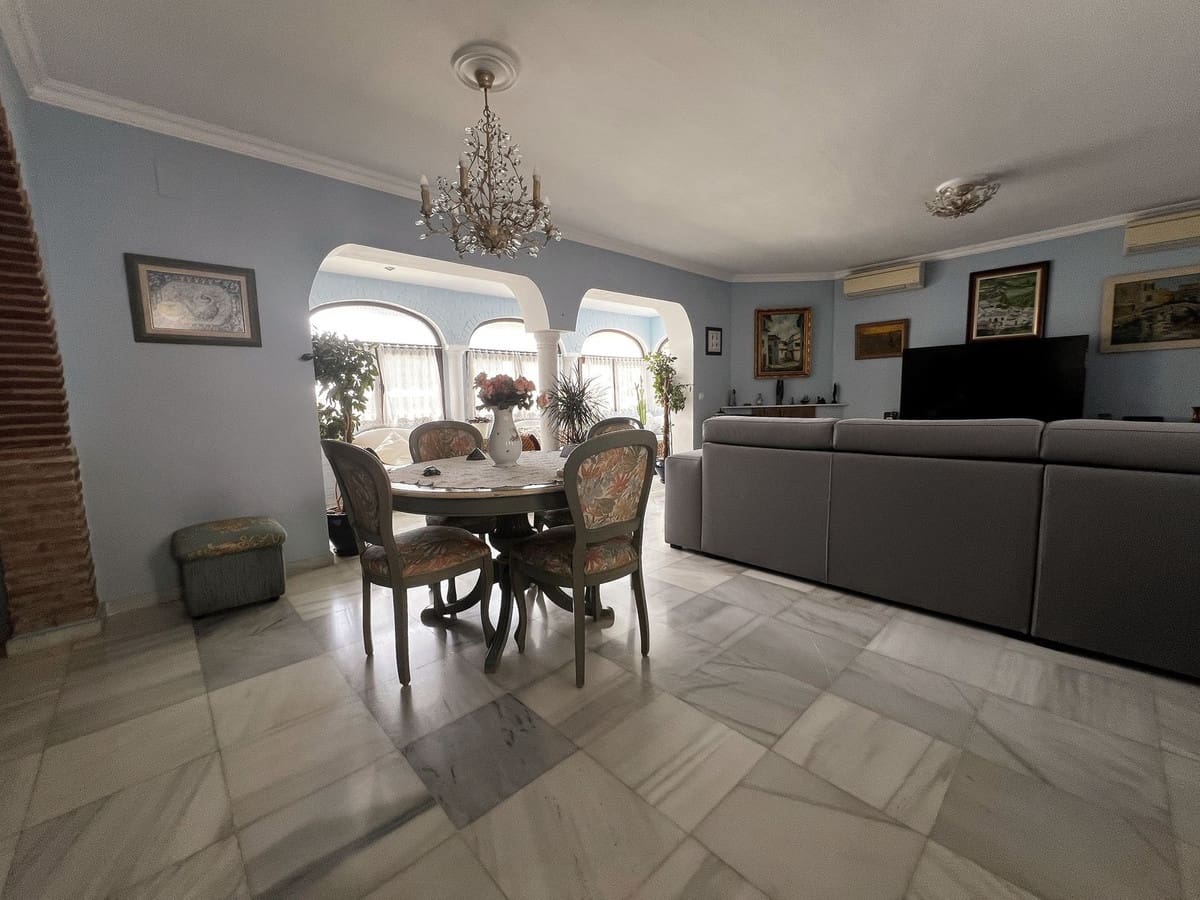 4 bedroom Villa for sale in La Capellania with pool - € 849,000 (Ref: 9439199)