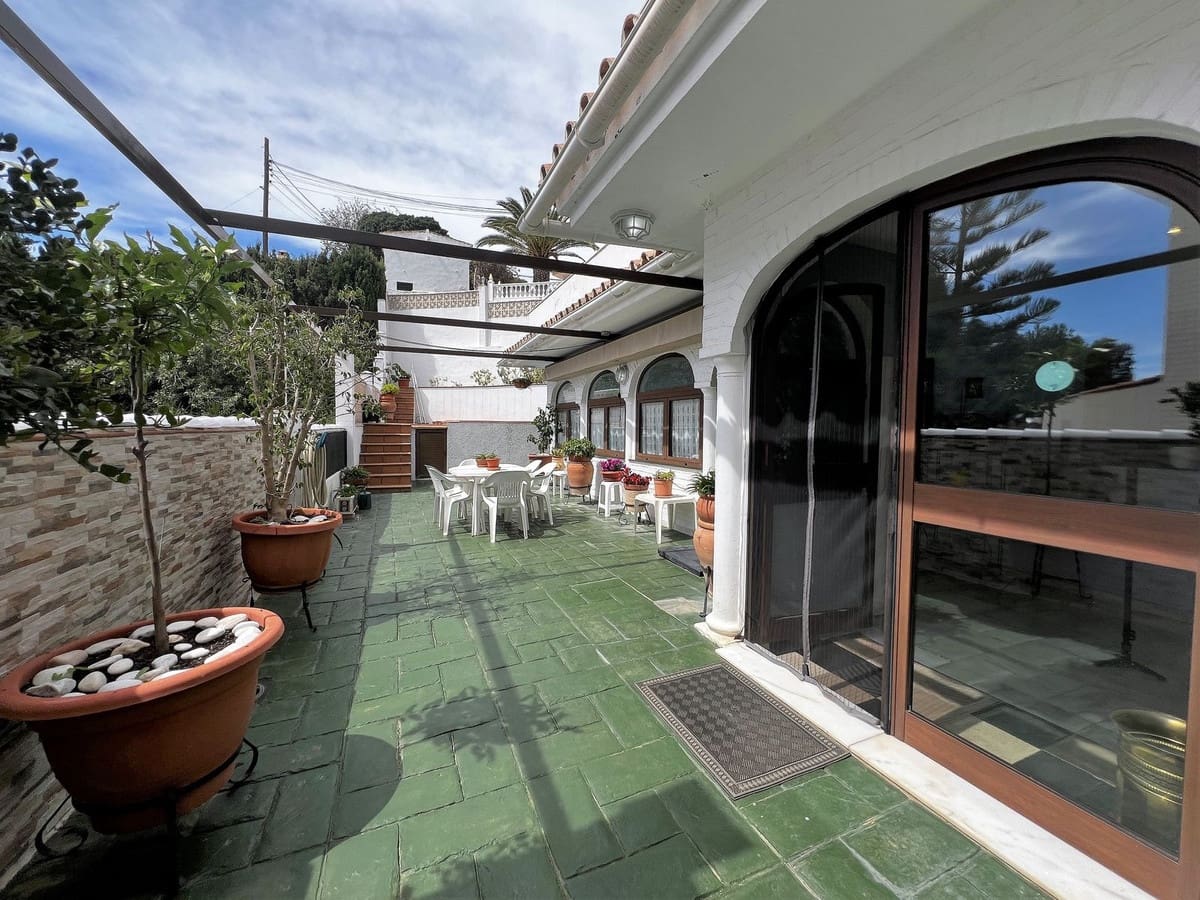 4 bedroom Villa for sale in La Capellania with pool - € 849,000 (Ref: 9439199)