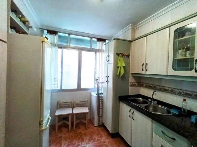 3 sypialnia Apartament na sprzedaż w Martiricos, Miasto Málaga - 350 000 € (Ref: 9439203)