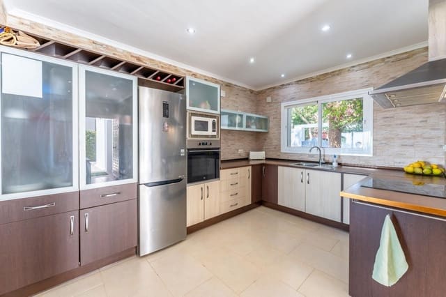 4 soveværelse Villa til salg i Dsmo Dm Churriana, Málaga by - € 1.425.000 (Ref: 9439206)