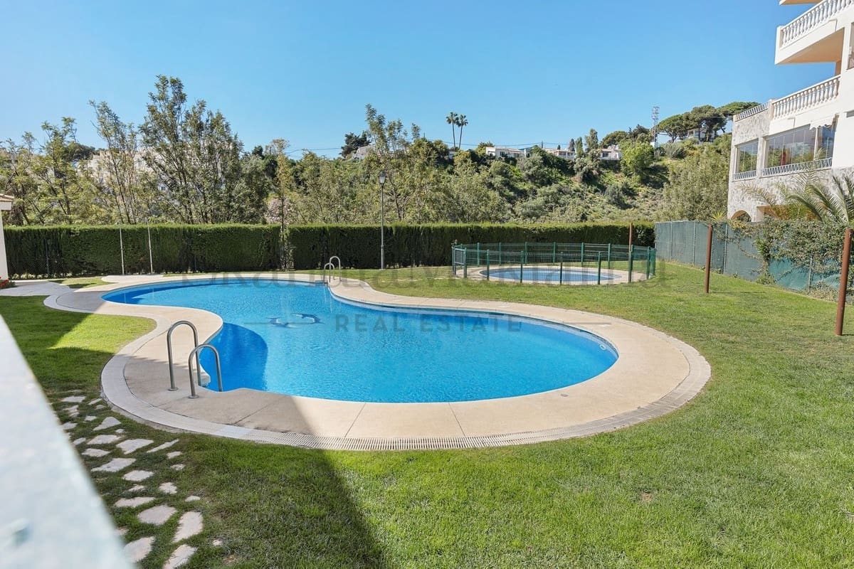 2 bedroom Apartment for sale in Carvajal - € 345,000 (Ref: 9439210)