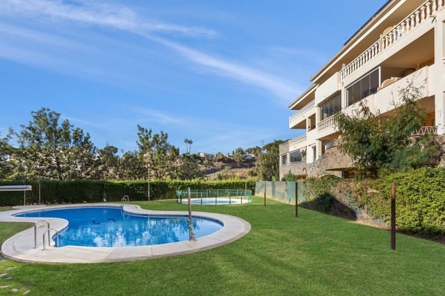 2 slaapkamer Appartement te koop in Carvajal, Fuengirola - € 345.000 (Ref: 9439210)