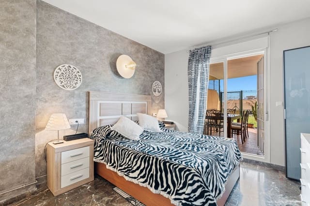 2 slaapkamer Appartement te koop in Carvajal, Fuengirola - € 345.000 (Ref: 9439210)