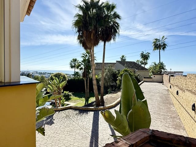 5 sypialnia Willa na sprzedaż w Hacienda Las Chapas, Marbella - 1 790 000 € (Ref: 9439212)