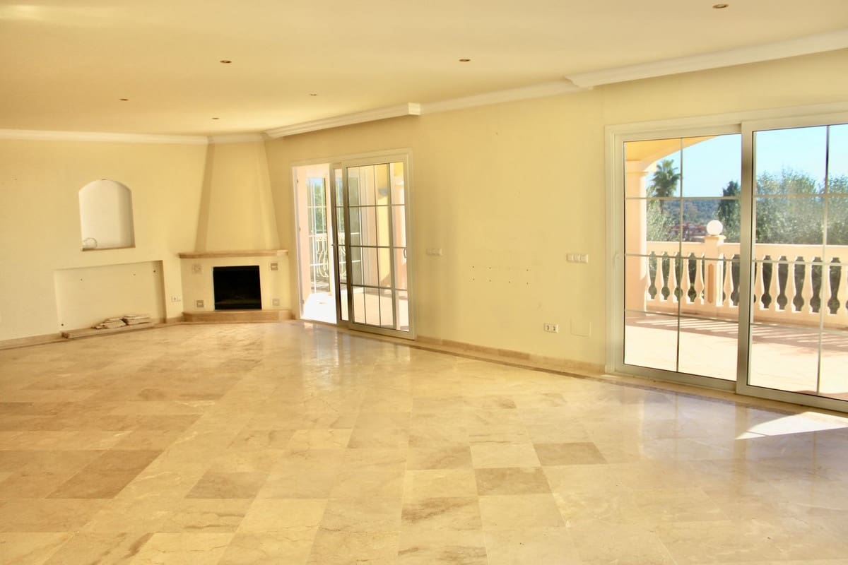 6 soverom Villa til salgs i Marbella med svømmebasseng - € 1 790 000 (Ref: 9439212)