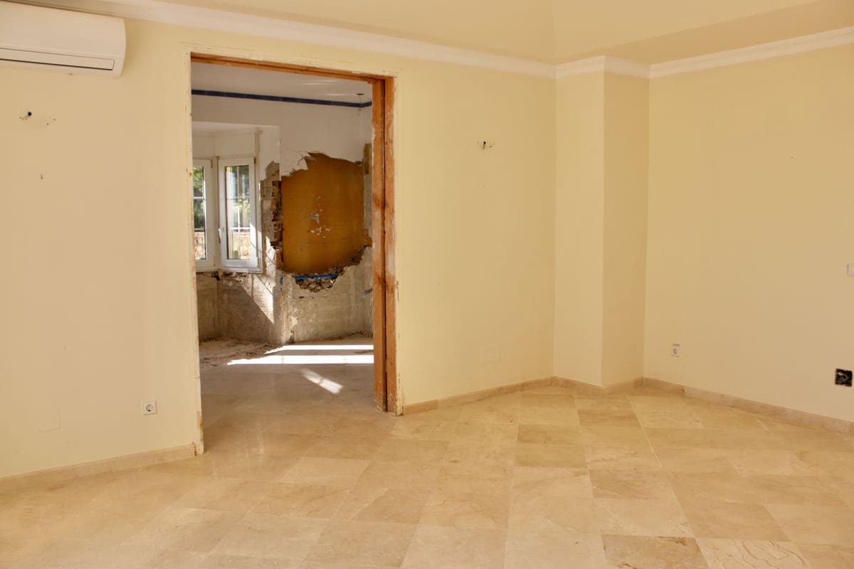 6 soverom Villa til salgs i Marbella med svømmebasseng - € 1 790 000 (Ref: 9439212)