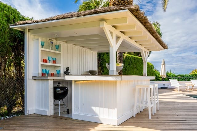 6 soverom Villa til salgs i Hacienda Las Chapas, Marbella - € 2 495 000 (Ref: 9439216)